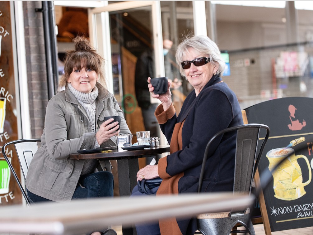 Little-Barista-women-drinking