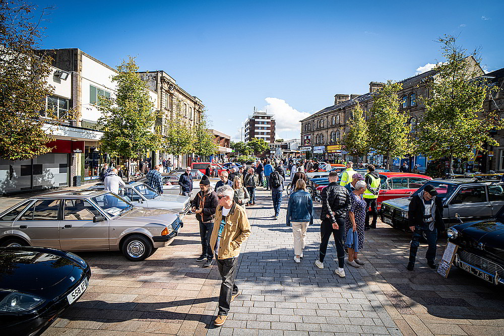 Crowds at the Burnley Vintage Car Show